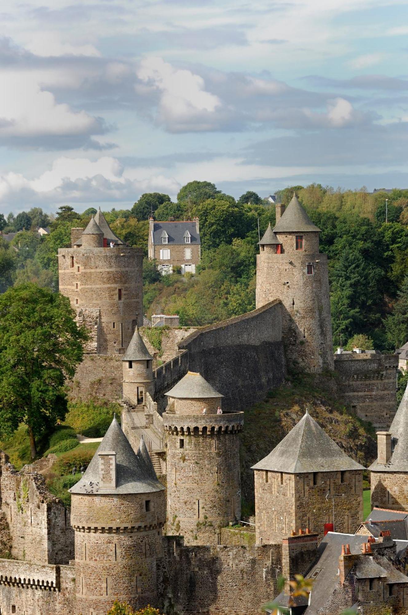 The Originals Boutique, Hotel Le Lion D'Or, Fougeres Ouest Maen Roch Exterior photo